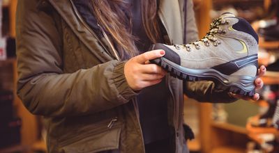 Utrechtse bedrijven geschikte werkkleding voor vrouwelijke medewerkers selecteren, met aandacht voor het merk Blaklader en werkschoenen voor dames