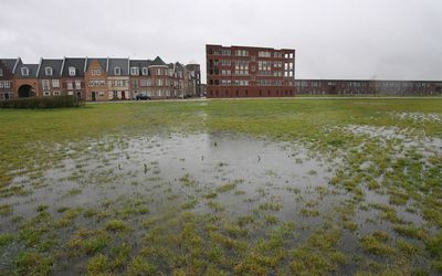 Vlaar-Dingen — 2007 Wateroverlast in park in Broekpolder, Heemskerk.jpg