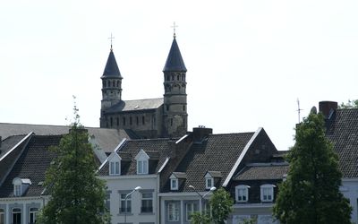 Maastricht — 2010.07.20.150904 Onze Lieve Vrouwebasiliek Maastricht.jpg