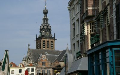 Nijmegen — 2013.05.31.090343 St. Stevenskerk Nijmegen.jpg