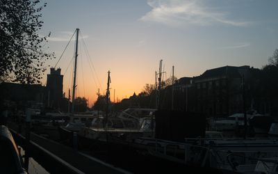 Dordrecht — 6 zonsondergang Grote Kerk Dordrecht, slechts 1 minuut na de vorige foto.jpg