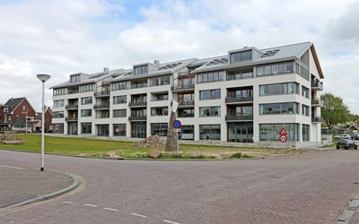 Oldenzaal — Appartementen bij Spoorwegstation (2013) - panoramio.jpg