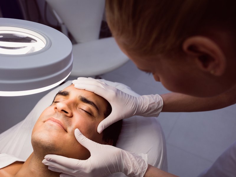 Gezichtsbehandeling in Arnhem: Herstel, verzorg en verjong je huid op een natuurlijke manier