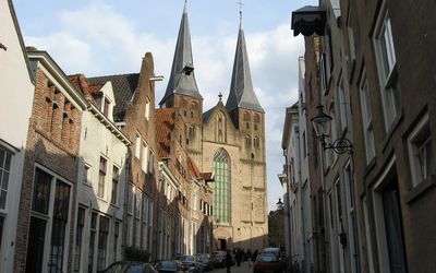Deventer — Bergkerk Deventer vanuit Bergstraat.jpg
