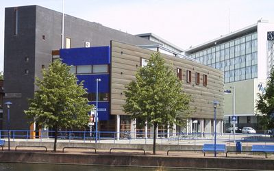 Almelo — Bibliotheek Almelo.jpg