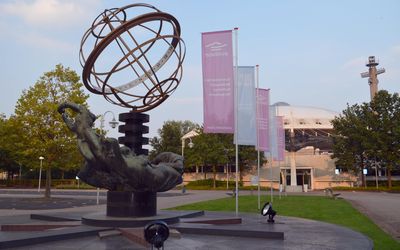 Eindhoven — Cmglee Evoluon globe.jpg