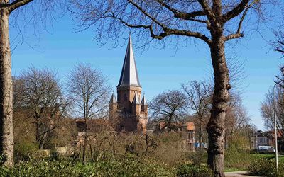 Zutphen — De Drogenapstoren te Zutphen oorspronkelijk Saltpoort - mijnGelderland CC-BY-SA.jpg
