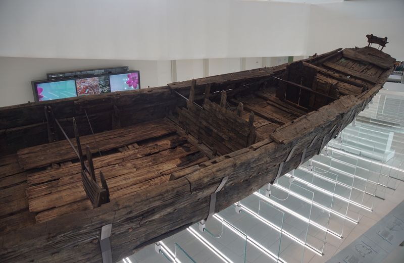 Houten — De Meern - Castellum Hoge Woerd 20210911 De Meern 1 - achterdeel.jpg