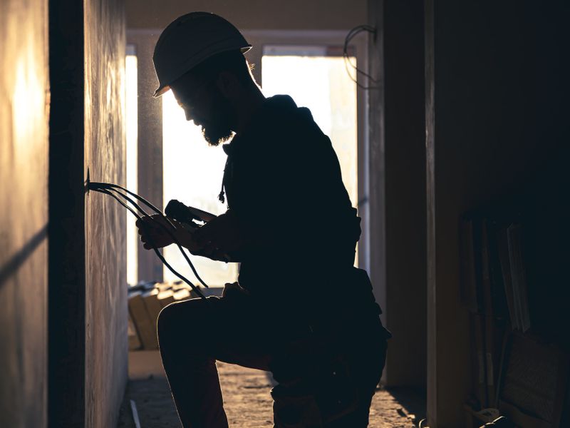 Elektricien in Den Bosch en Roosendaal: helder kijken naar elektra in huis en bedrijf