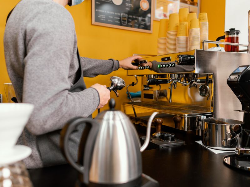 De mobiele koffiebar als sfeermaker bij lokale events en bijeenkomsten