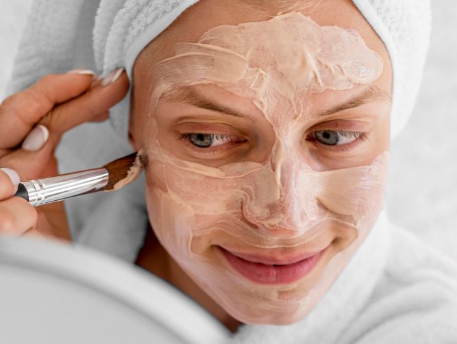 Fruitzuurpeeling in Hilversum: verfijnde huidverbetering met oog voor balans