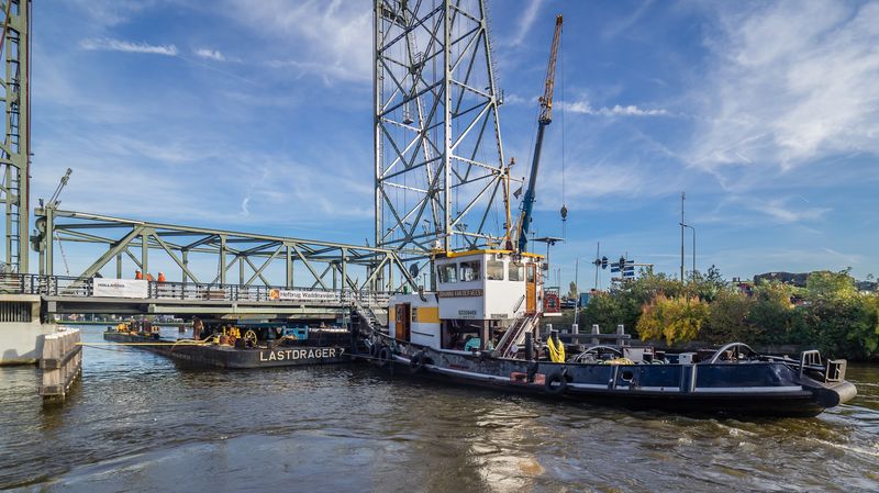 Waddinxveen — Hefbrug Waddinxveen - Rijksmonument (22730154082).jpg