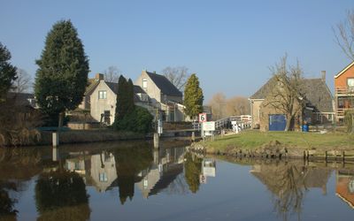 Capelle aan den IJssel — Hekendorp mooi gelegen aan de Hollandsche IJssel..jpg