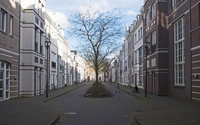 Helmond — Helmond Brandevoort Laan door de Veste seen from the center to the east.jpg