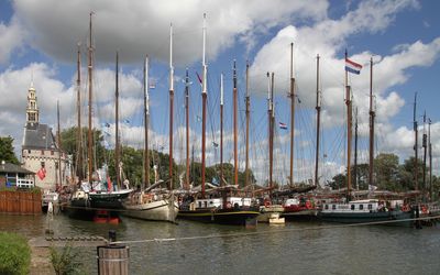 Hoorn — Hoorn-48-Hoofdtoren-Yachthafen-2010-gje.jpg