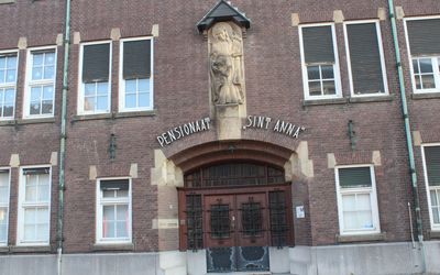 Oudenbosch — Ingang St. Anna.jpg