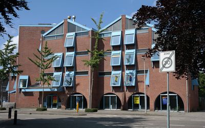 Heerlen — Kantoorgebouw Moret en Limperg.jpg