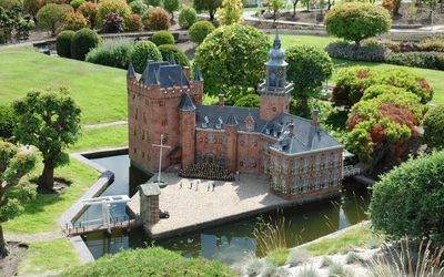 Stichtse Vecht — Kasteel Nijenrode.jpg