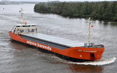 Baren-Drecht — Lady Alexandra (IMO 9624835) on Oude Maas.jpg