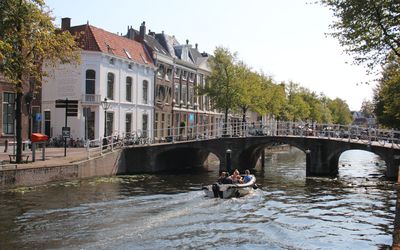 Leiden — Leiden - Doelenbrug.jpg