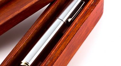 De betekenis van een gegraveerde pen als relatiegeschenk