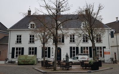 Oss — Oude raadhuis Ravenstein.jpg