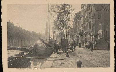Amsterdam — Prinsengracht even zijde met rechts de hoek met de Westerstraat. Op de achtergrond de Westertoren. J. Sleding, Amsterdam, Afb PBKD00111000008.jpg
