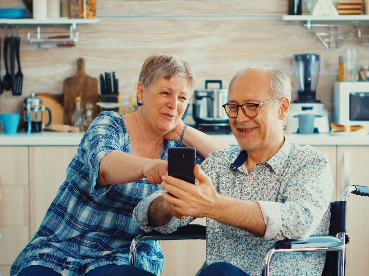 Smartphones senioren in Zwijndrecht: eenvoudig contact houden in uw eigen omgeving