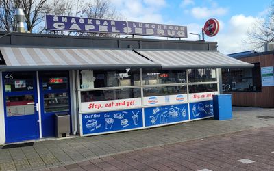 Capelle aan den IJssel — Snackbar - Lunchroom Capelsebrug.jpg