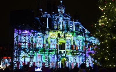 Delft — Stadhuis Delft lichtjesavond 2014 3.JPG
