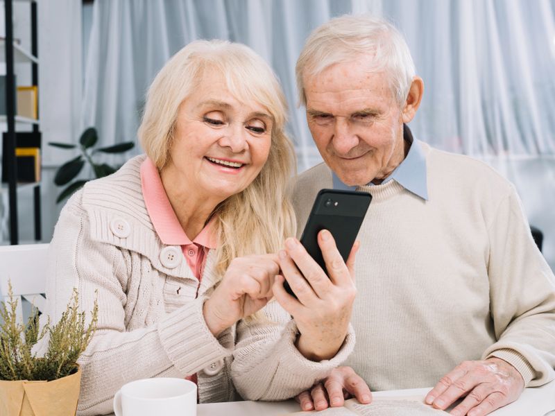 Telefoons voor senioren in Leiden: rustig kijken wat bij uw gebruik past