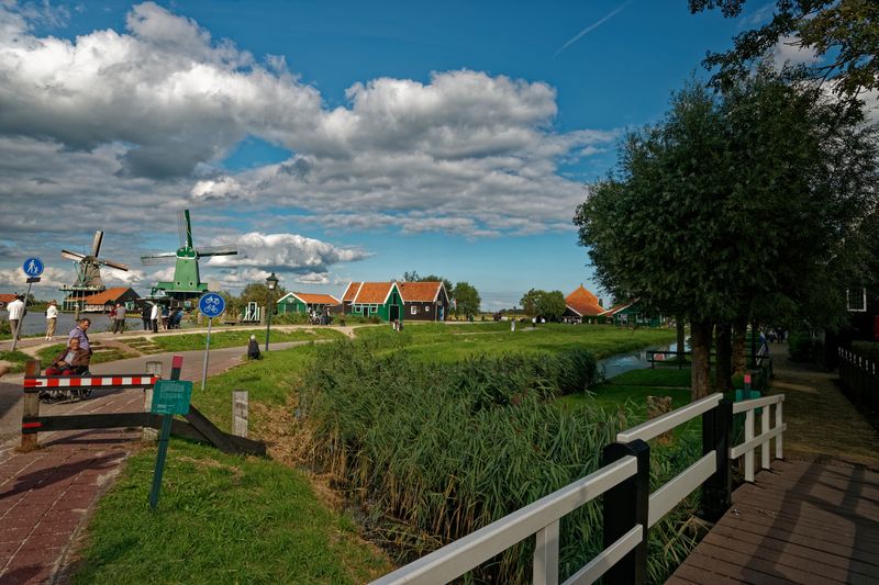 Zaanstad — Zaandijk - Zaanse Schans - Zeilenmakerspad - View NNE.jpg