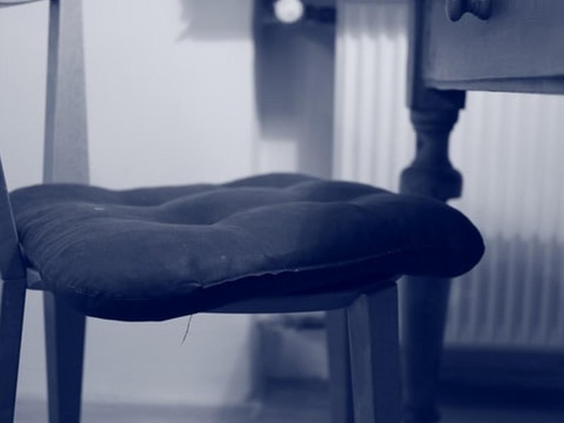 Lekker zitten? Denk eens aan een krukje, poef misschien?