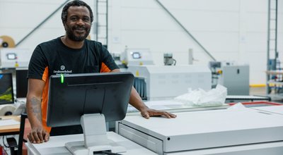 Drukwerkdeal vernieuwt machinepark: minder inkt & energieverbruik, meer snelheid & kwaliteit