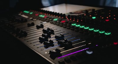 james-kovin-F2h_WbKnX4o-unsplash (1)