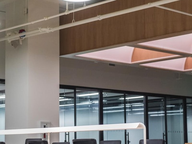 Wat is het belang van de juiste zwenkwielen voor je bureaustoel?