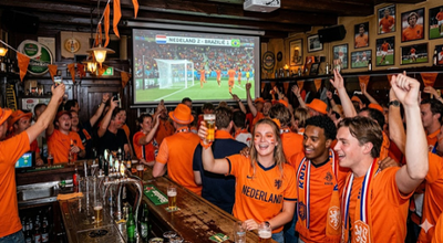 De ultieme gids voor voetbal kijken in de Amsterdamse horeca